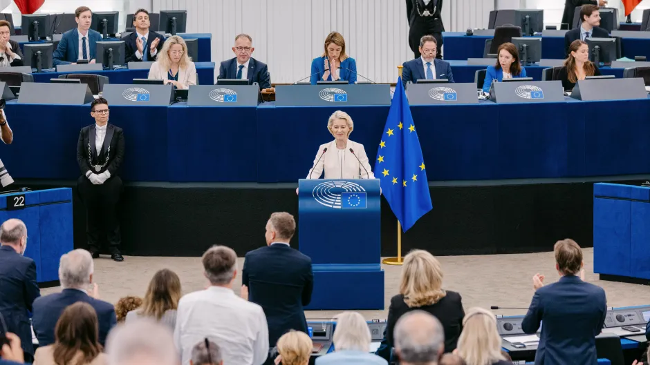 Die EU-Kommissionspräsidentin am Podium während ihrer Rede zur Lage der EU am 16.09.2026.